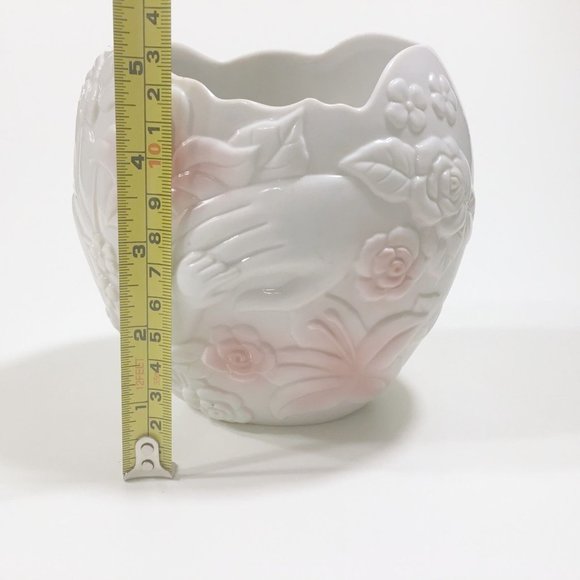 Vintage FTD 1993 Embossed Mother Child Hands White Pink Ceramic Planter Vase - Picture 5 of 8